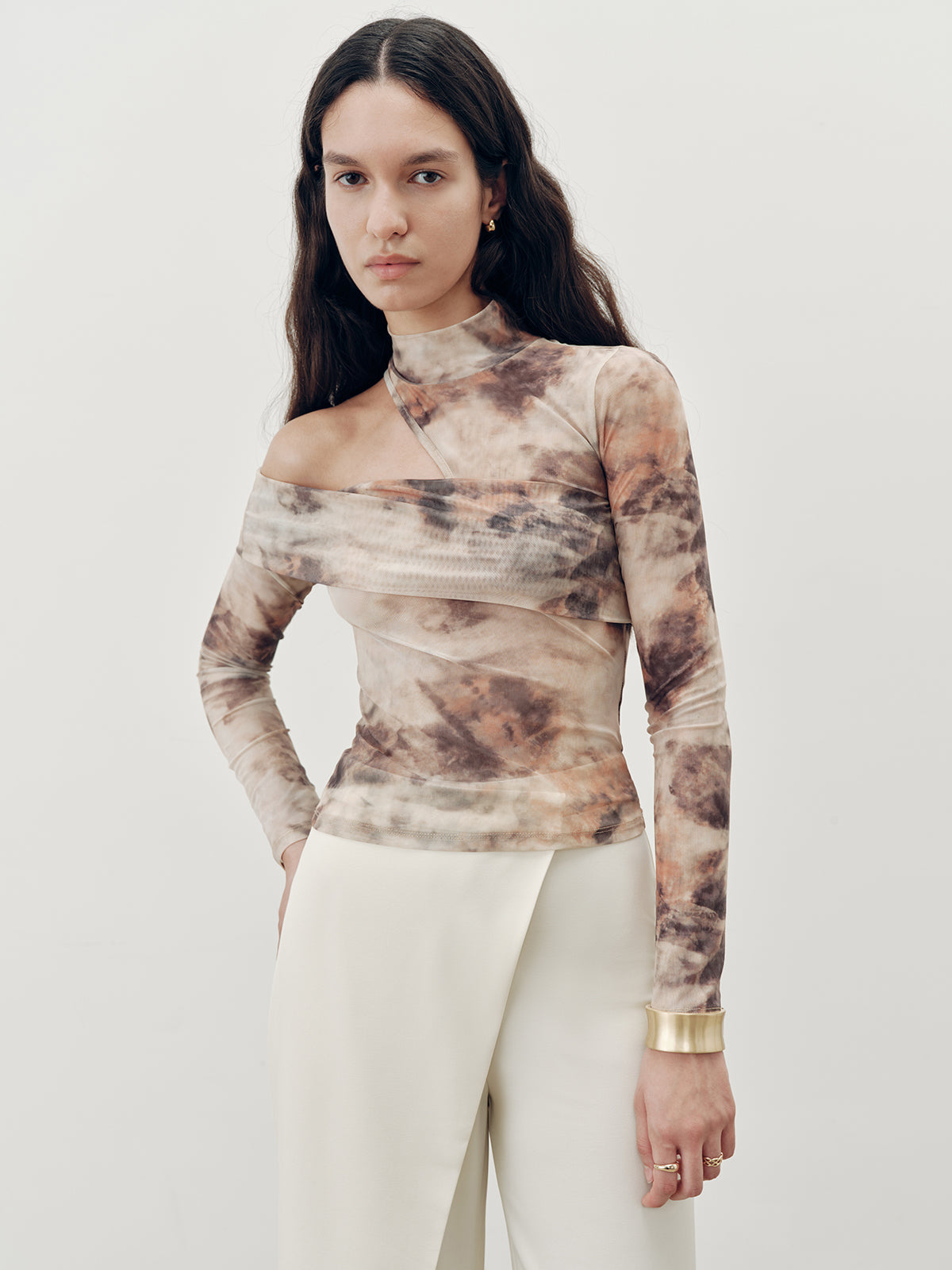 Haut à manches longues asymétrique en maille tie-dye 