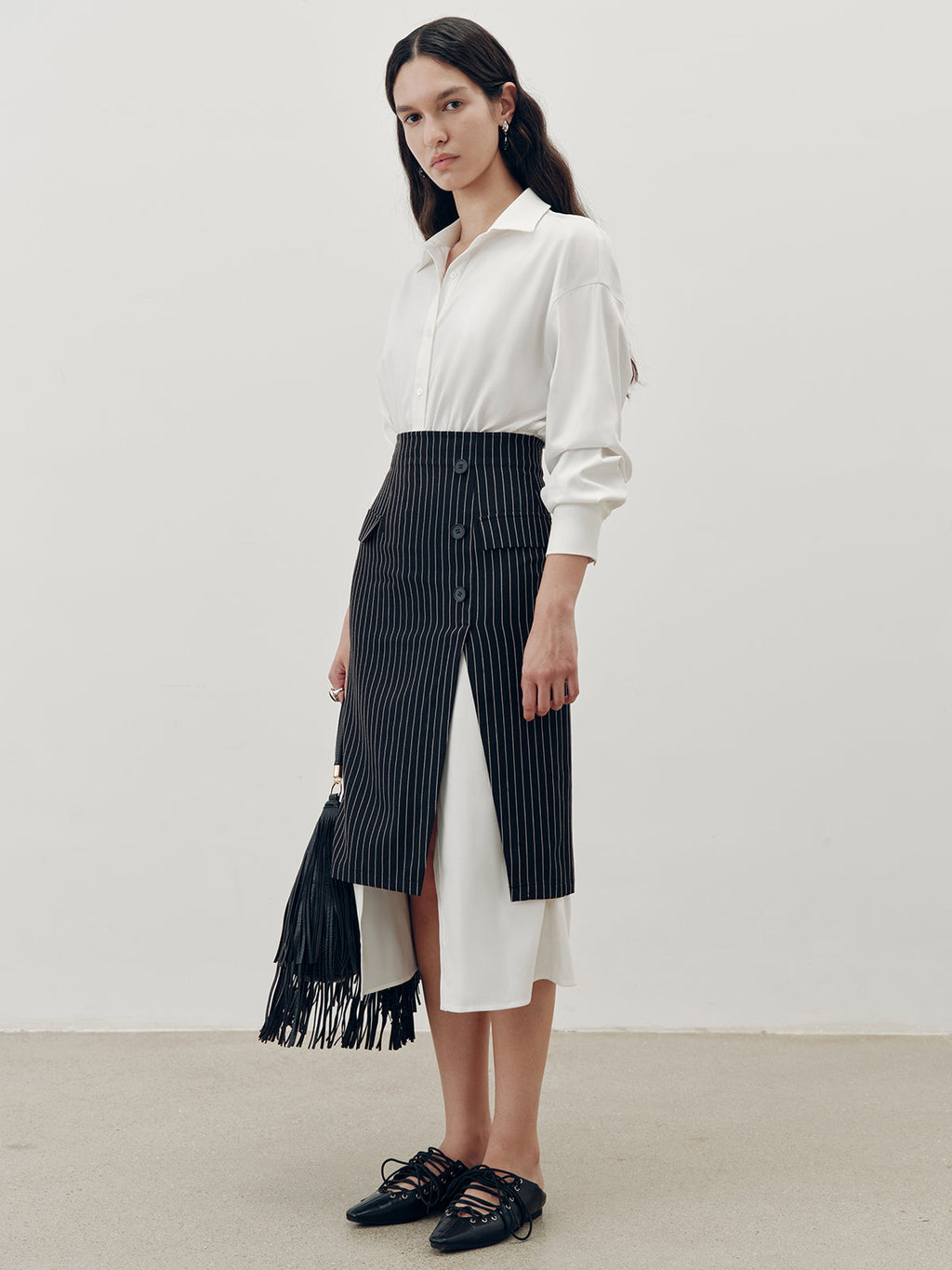 Hemdblusenkleid und Nadelstreifenrock mit Schlitz Zweiteiler