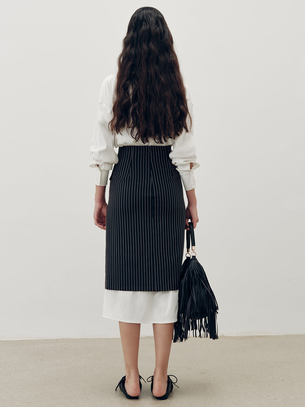 Hemdblusenkleid und Nadelstreifenrock mit Schlitz Zweiteiler