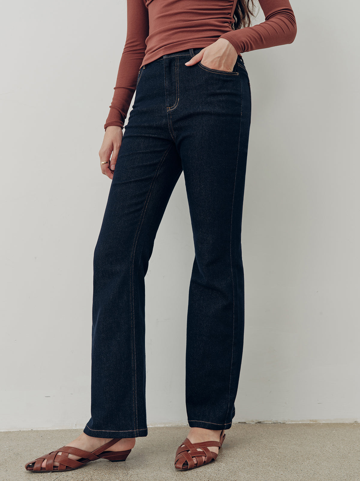 Schlagjeans mit mittlerer Leibhöhe aus Denim