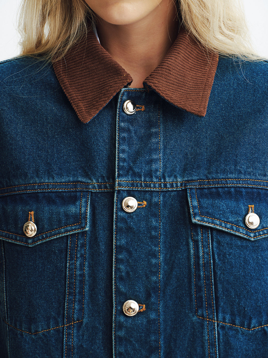 Veste en jean à col en velours côtelé