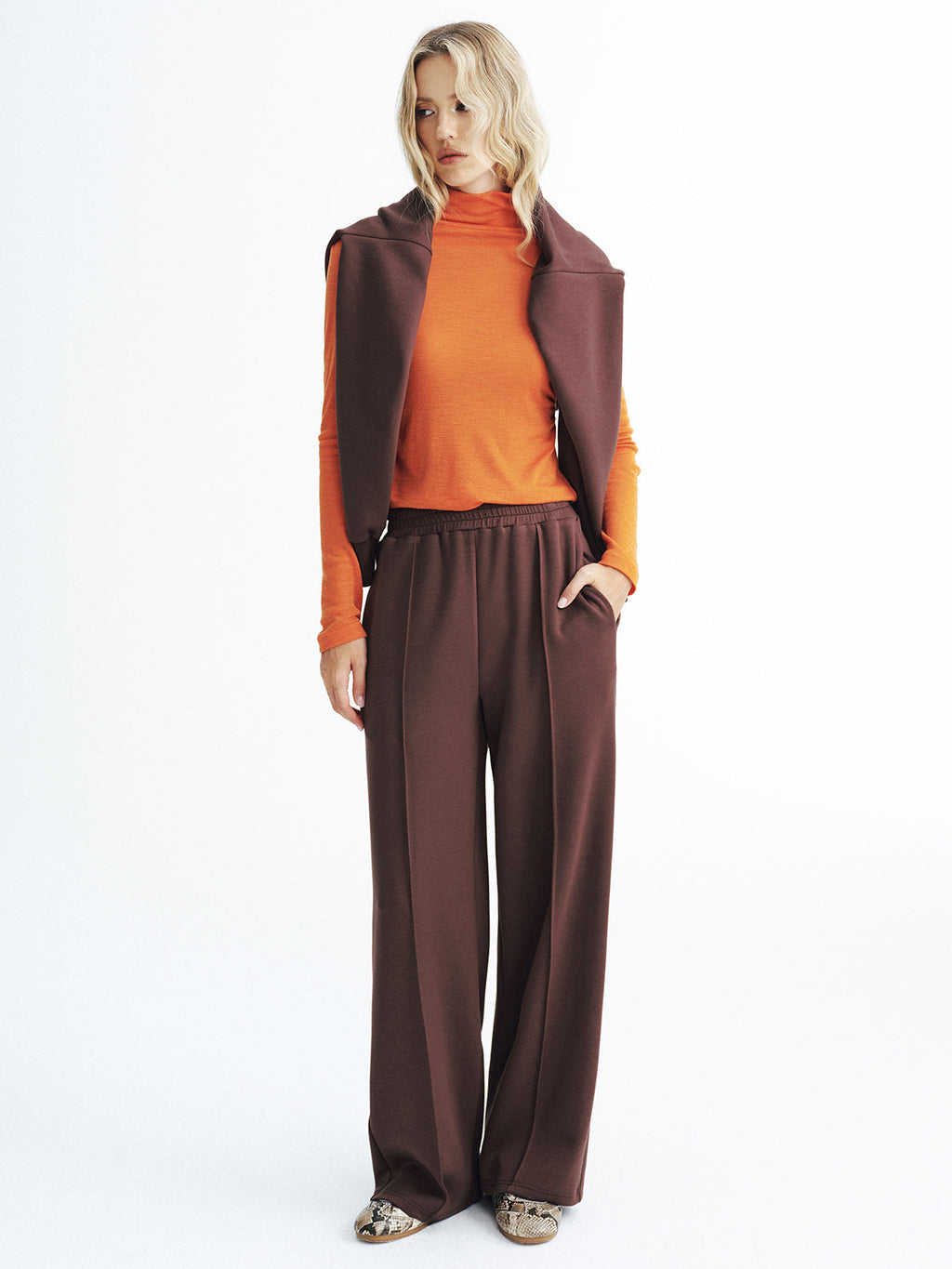 Sweatpants mit elastischem Bund und mittelhoher Taille