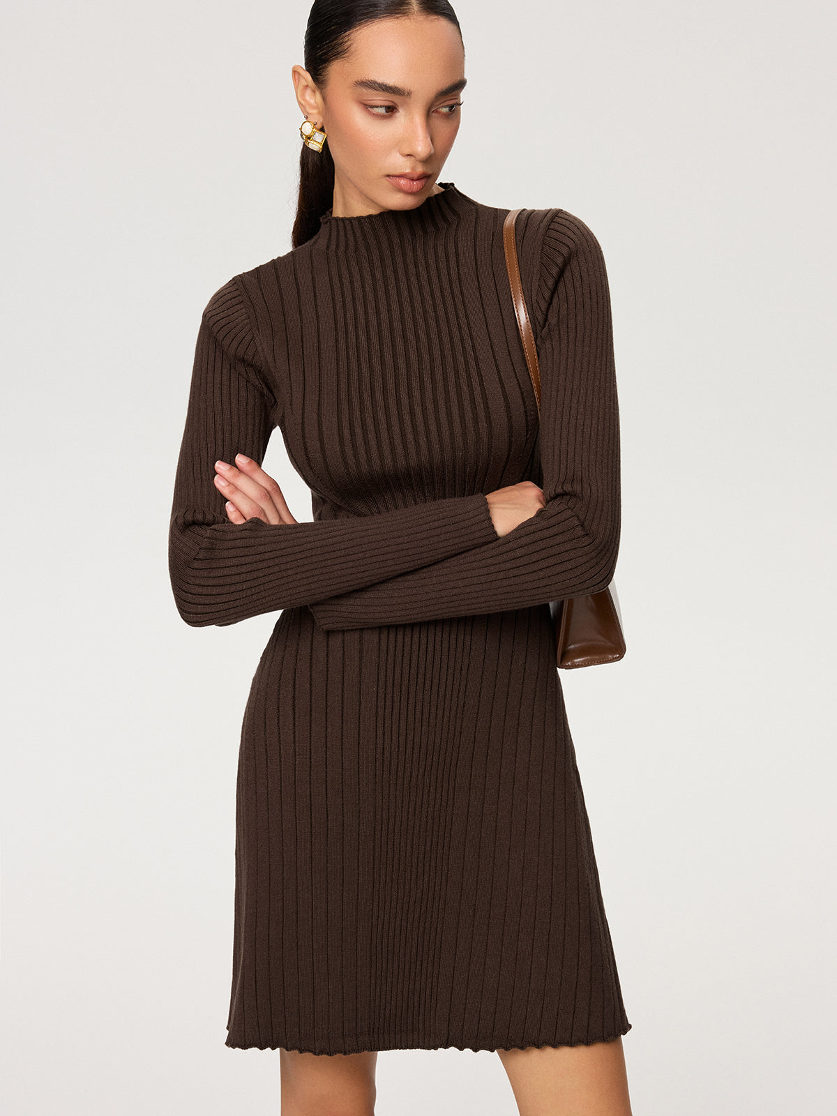 Geripptes Langarm-Strickkleid mit Stehkragen