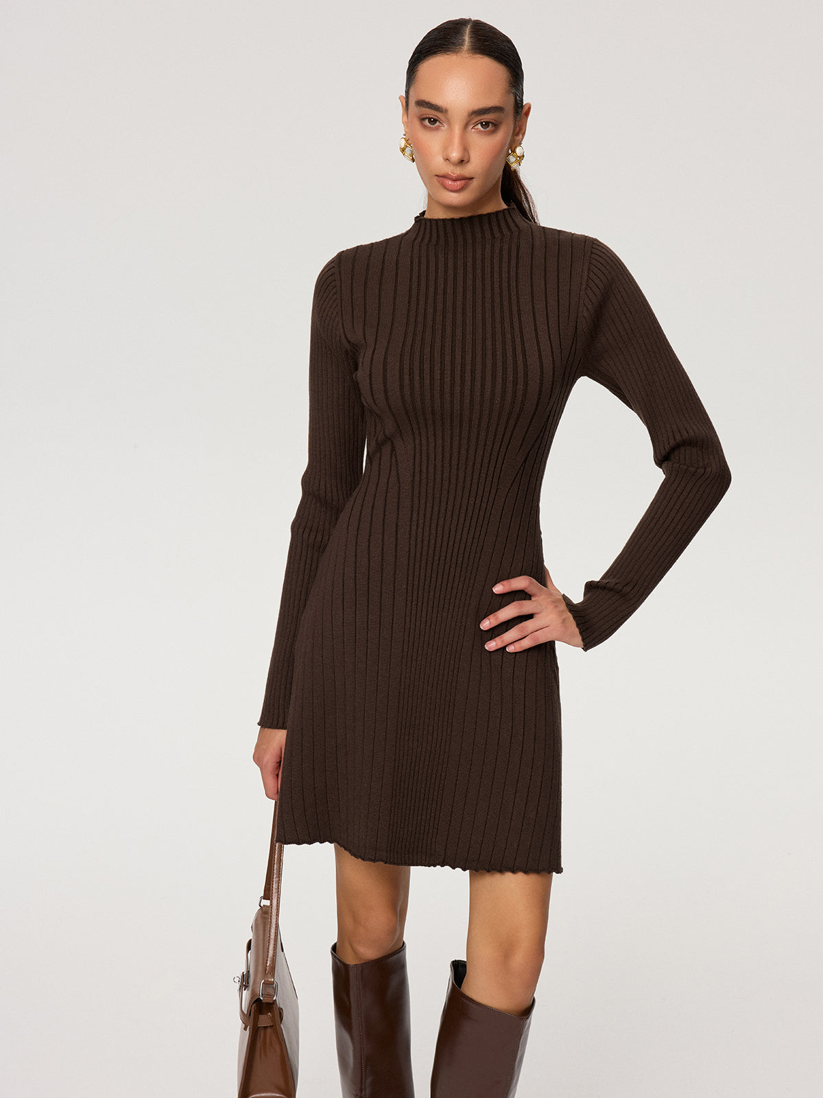 Geripptes Langarm-Strickkleid mit Stehkragen