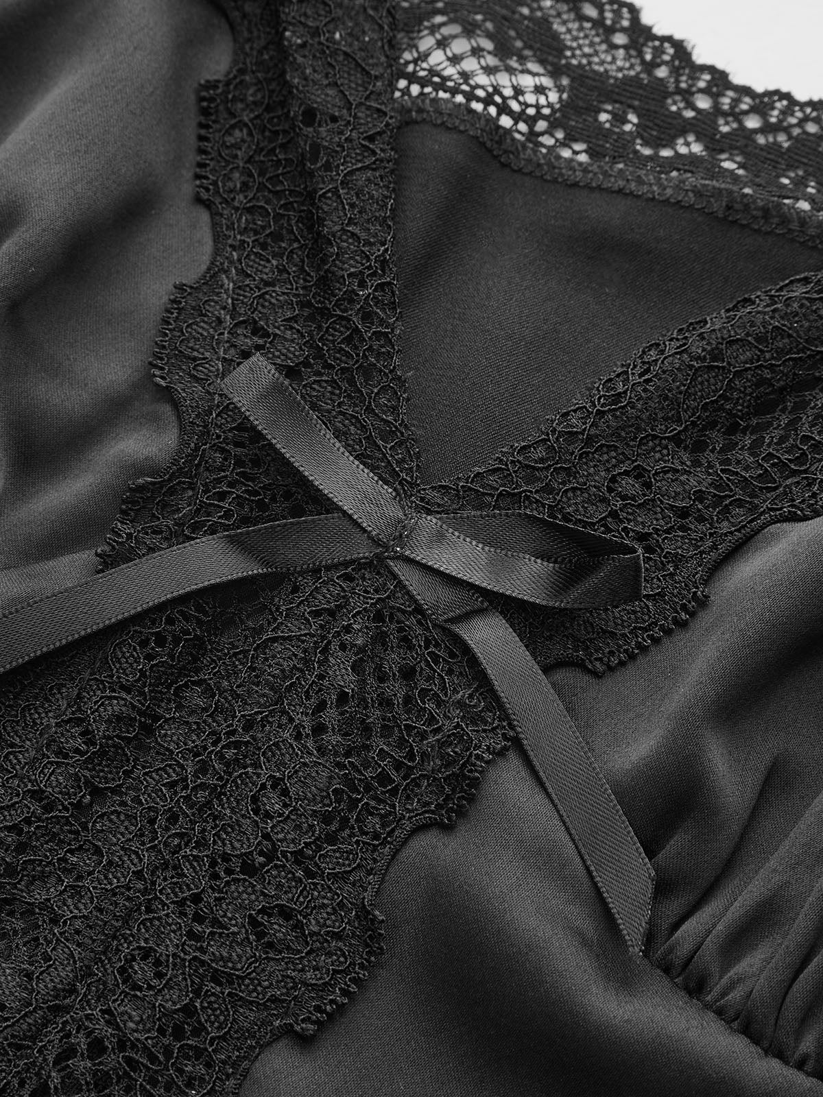 Satin-Top mit Spitzenbesatz 