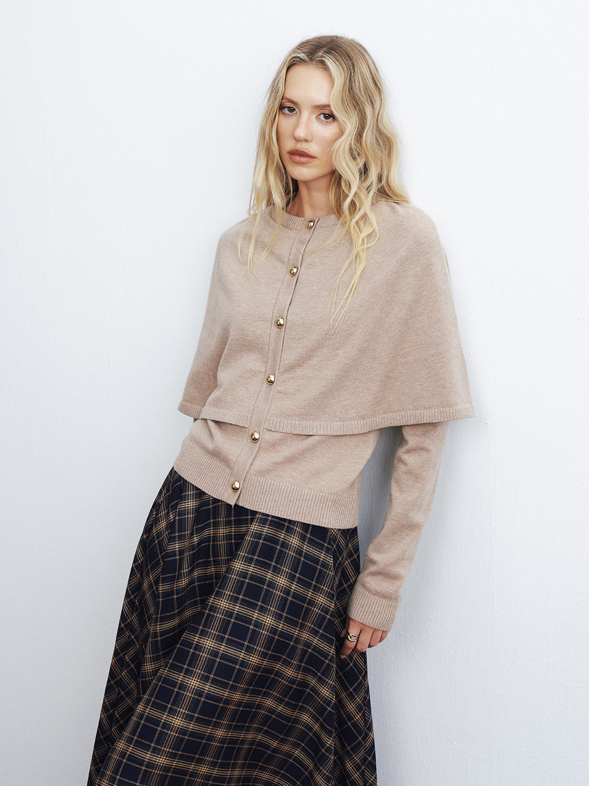 Mehrlagiger Cardigan im Cape-Stil