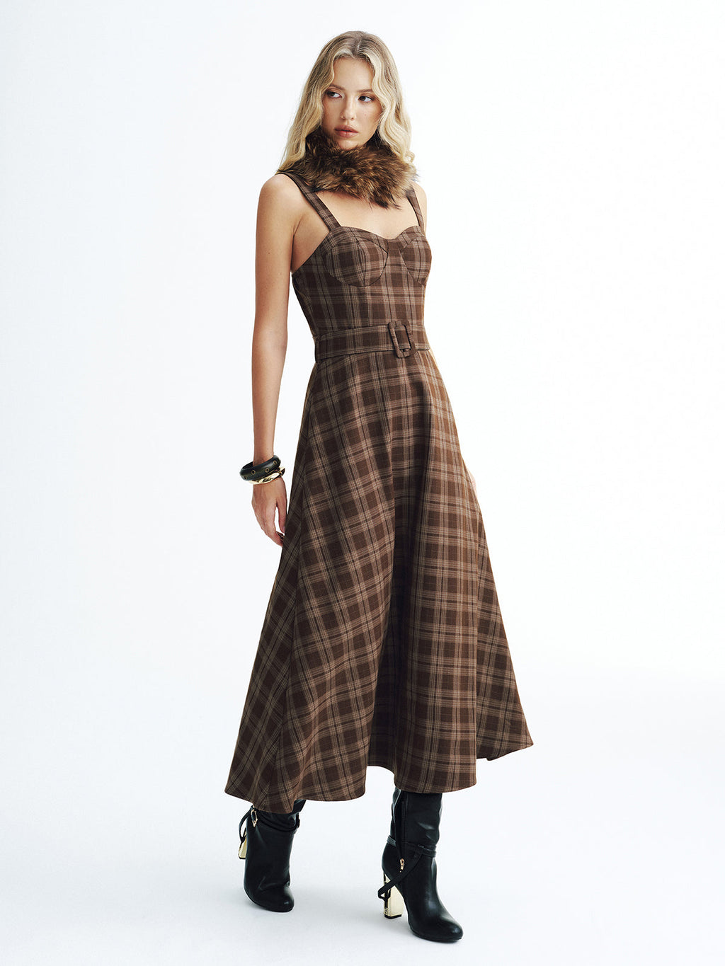Robe longue sans manches écossaise ceinturée