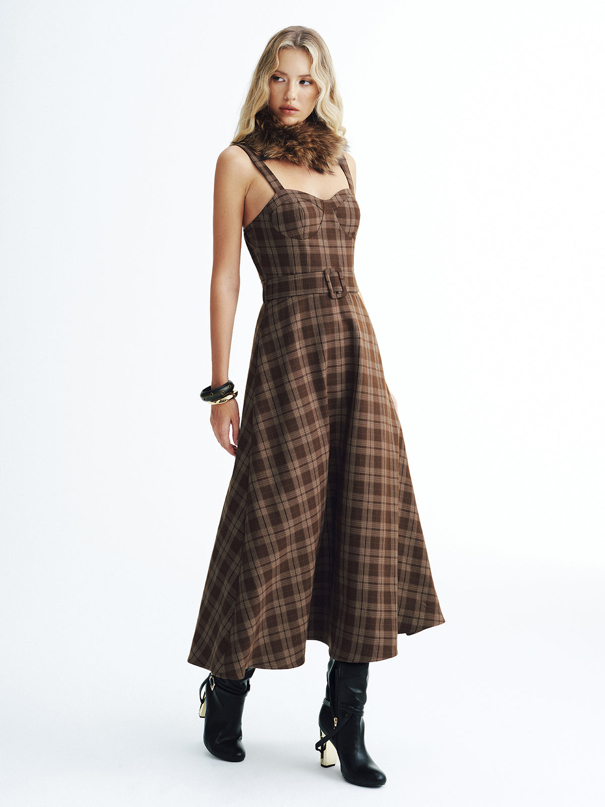 Robe longue sans manches écossaise ceinturée