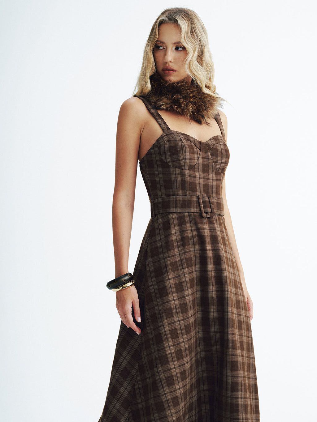 Robe longue sans manches écossaise ceinturée