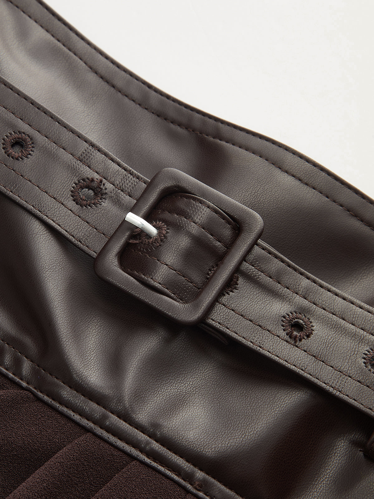 Midi-Rock aus Kunstleder mit Einsätzen und Gürtel 