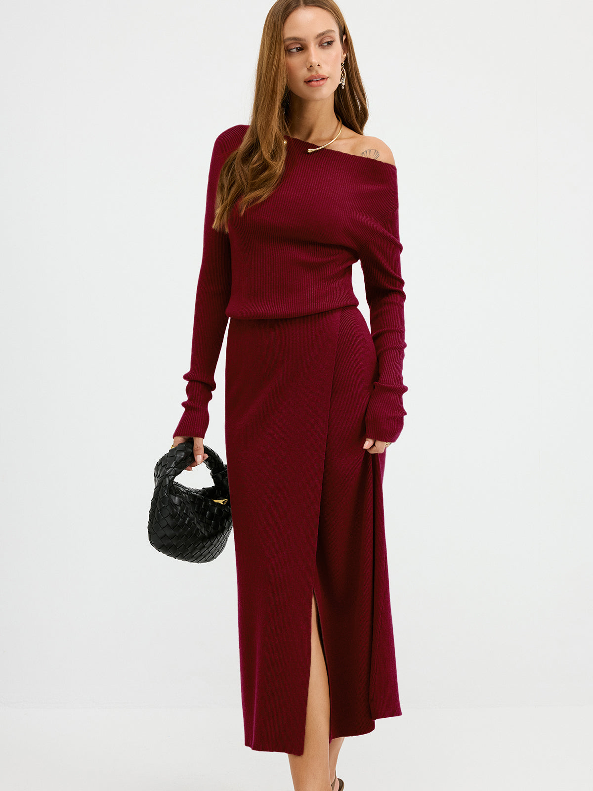 Maxikleid aus gerippter Wollmischung mit Carmenausschnitt