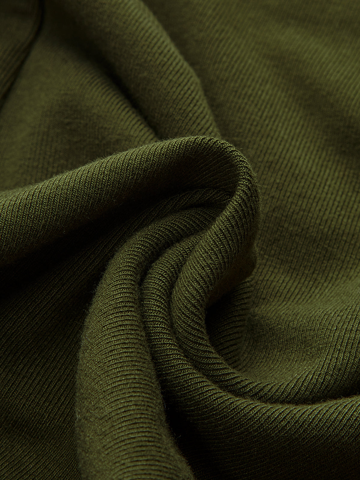 Langärmliges Strickoberteil mit verdrehtem Detail vorne