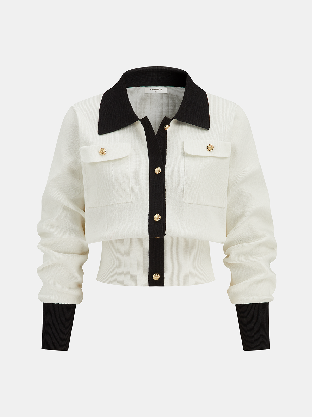 Stricktop mit Metallknöpfen und kontrastfarbenem Besatz 