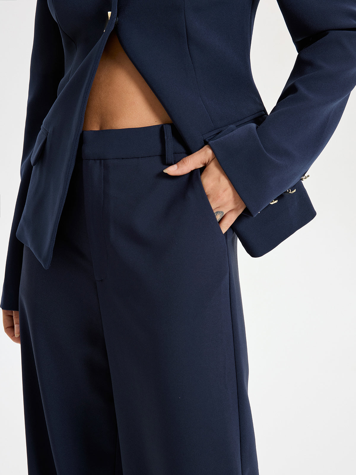 Hochtaillierte Hose mit geradem Bein