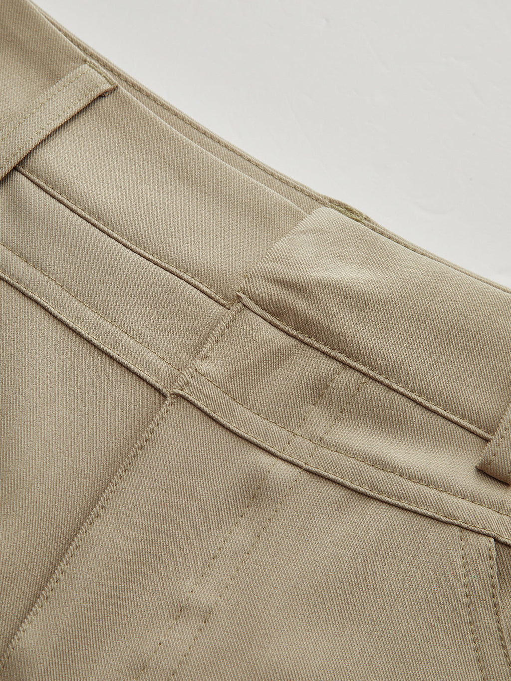 Pantalon large à détail de couture mi-taille