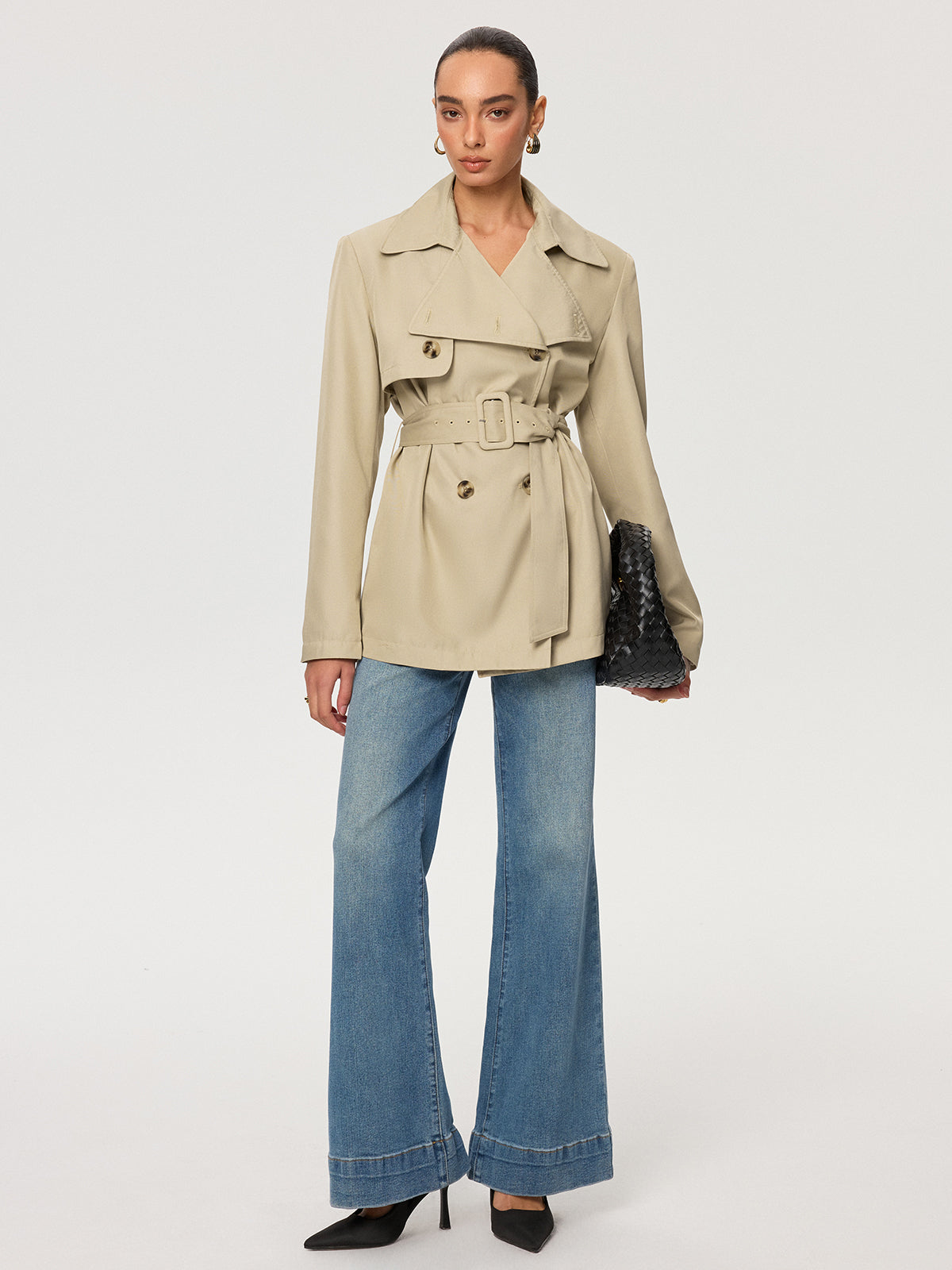 Zweireihiger Trenchcoat mit Gürtel