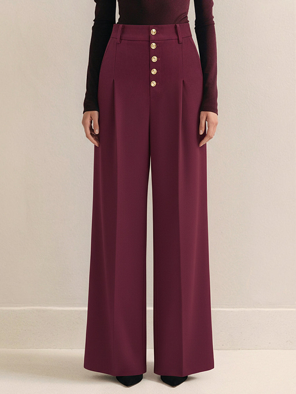 High-Waist-Hose mit Metallknöpfen, Bundfalten und weitem Bein
