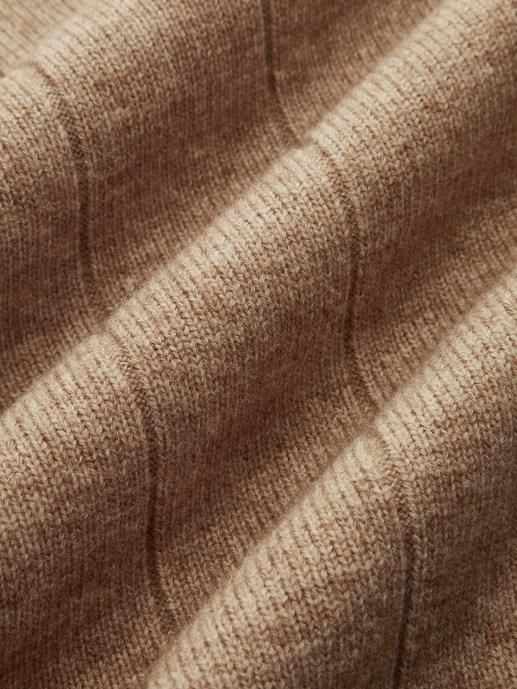 Ensemble pull à grosses côtes douces à coutures apparentes et pantalon ample