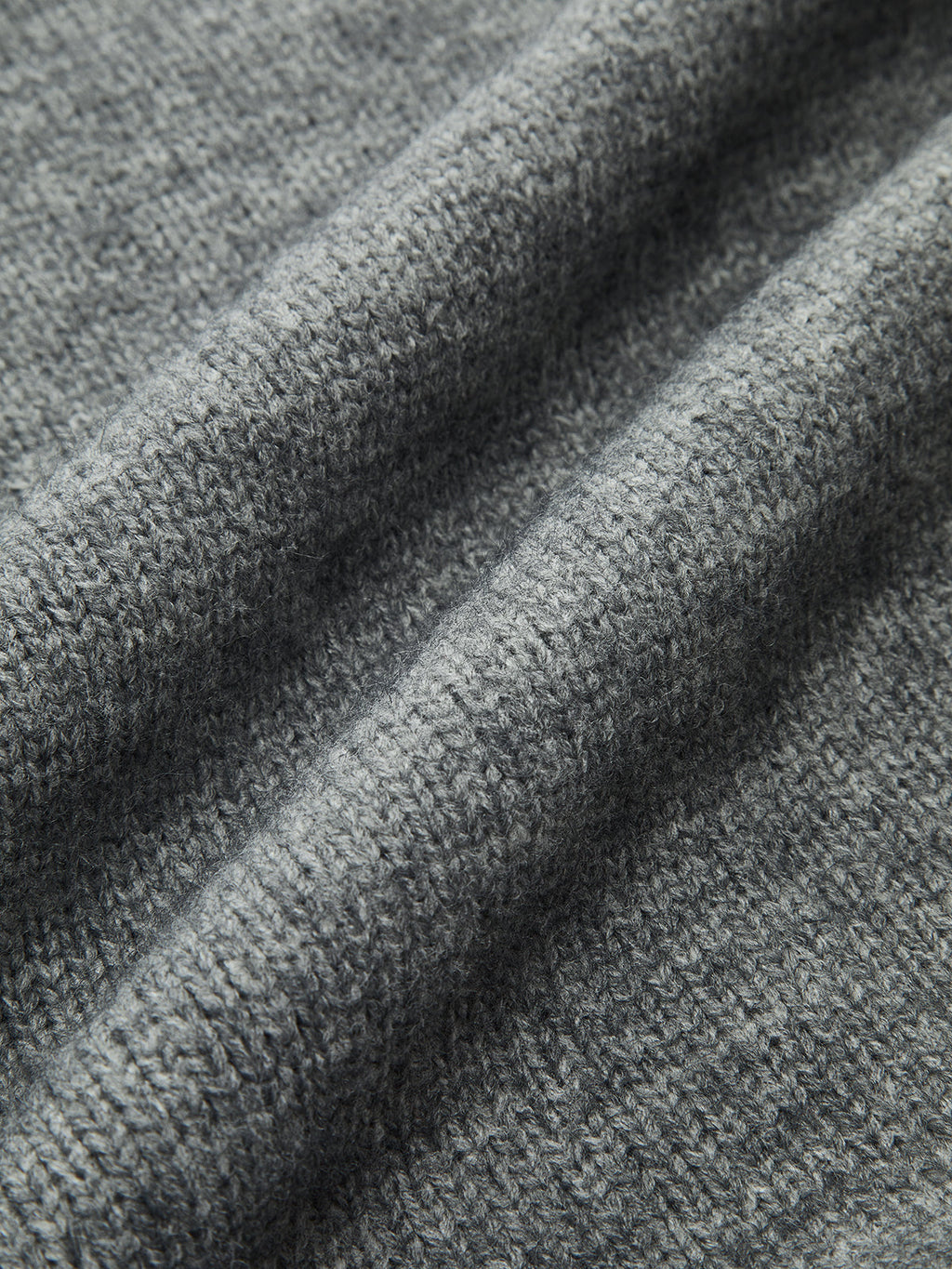 Strickpullover mit Blumenapplikation