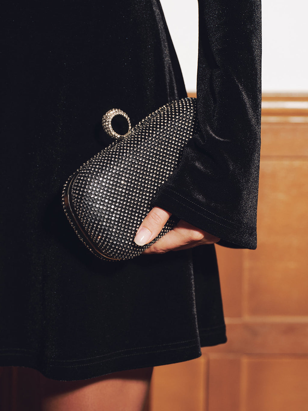 Strassbesetzte Clutch-Tasche