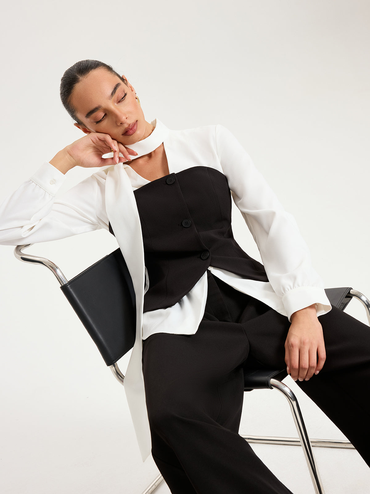 2 in 1 Contrast Panel Tie-Neck Blouse