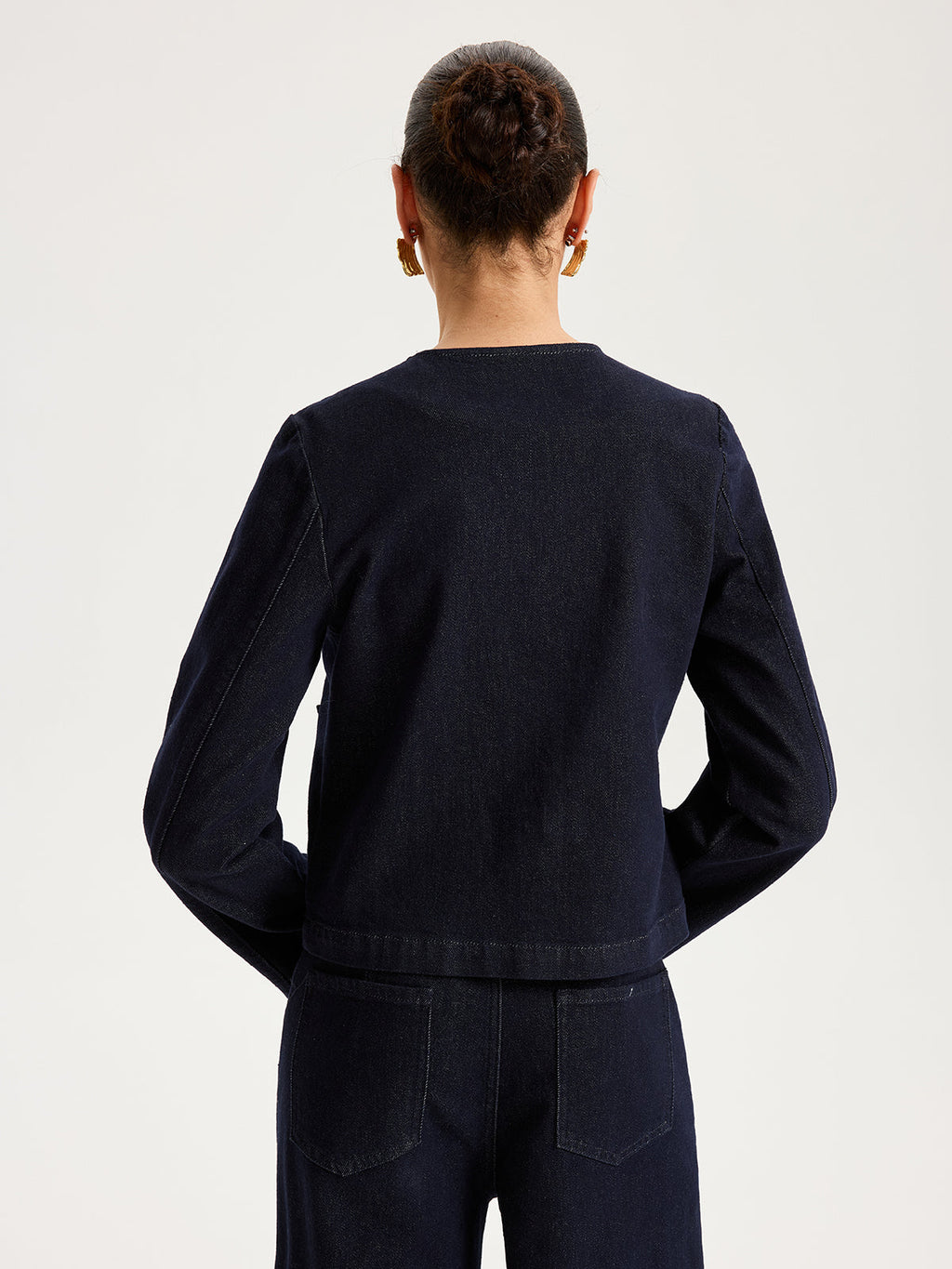 Jeansjacke mit Metallknöpfen