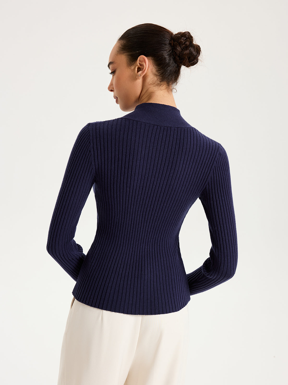 Twisted V-Neck Ribbed Knit Top