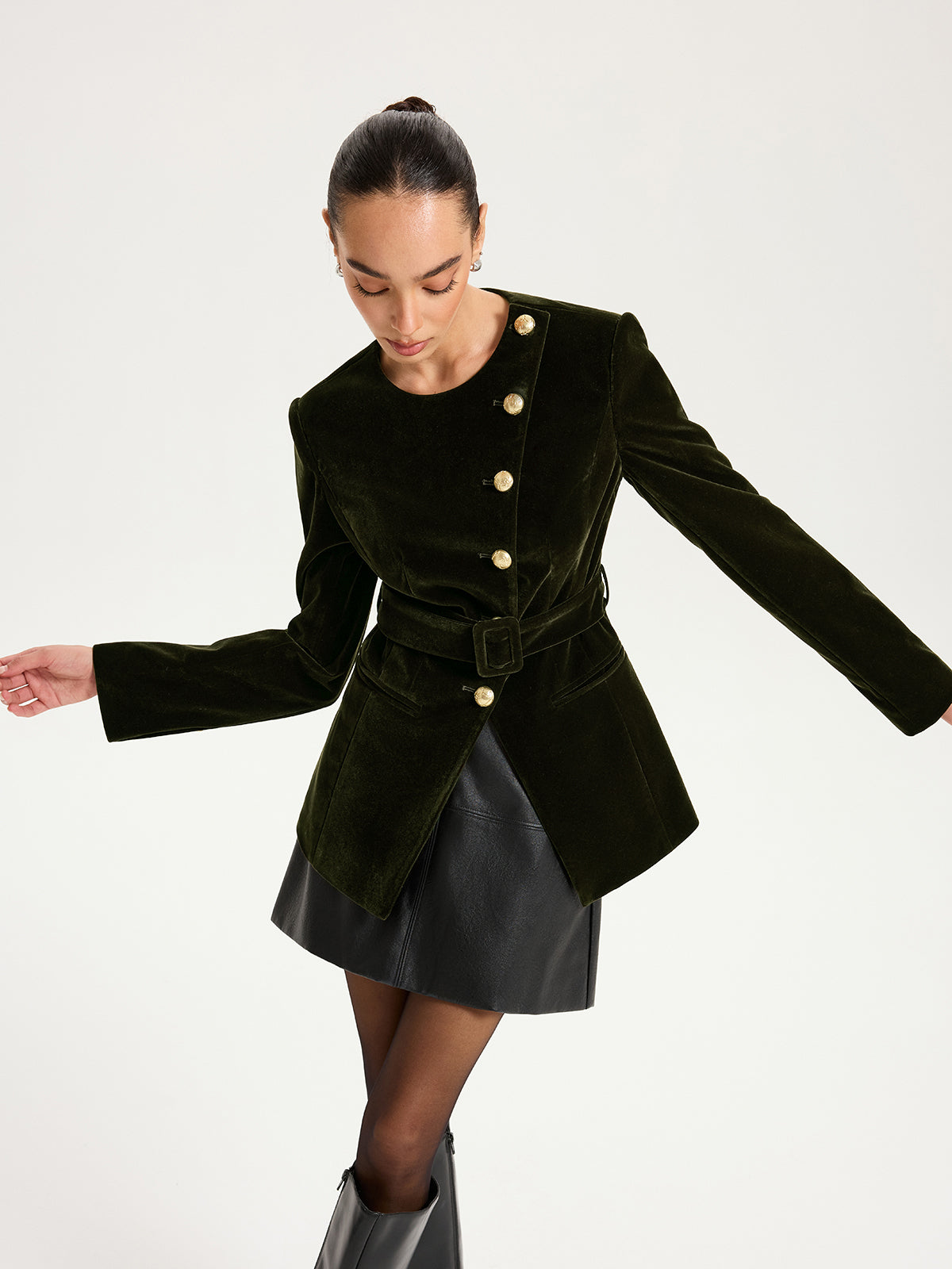 Blazer asymétrique en velours à boutons
