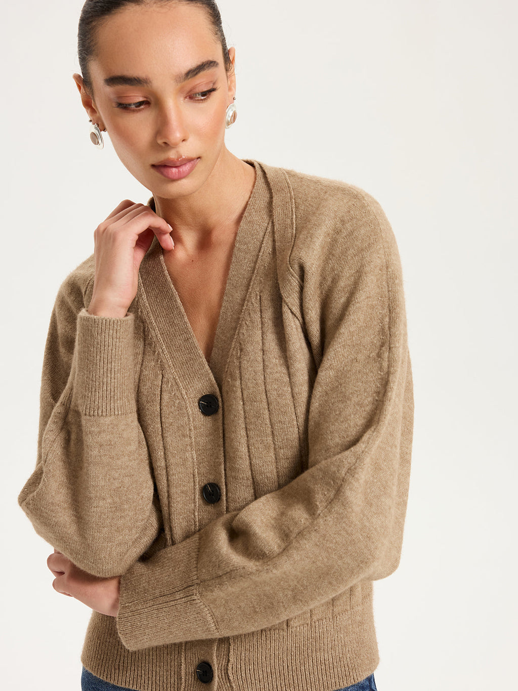 Zweiteiliges Set mit V-Ausschnitt Weste und Strickjacke