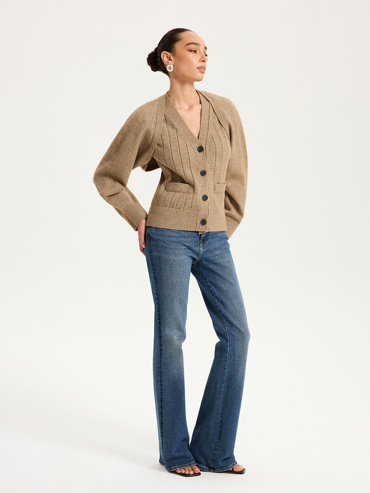 Zweiteiliges Set mit V-Ausschnitt Weste und Strickjacke
