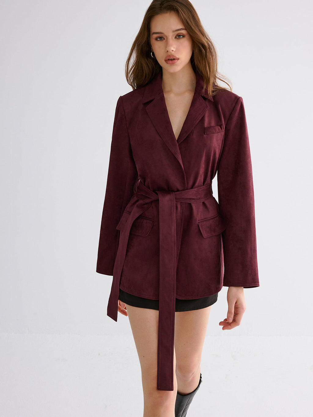Minimalistischer Gürtelblazer