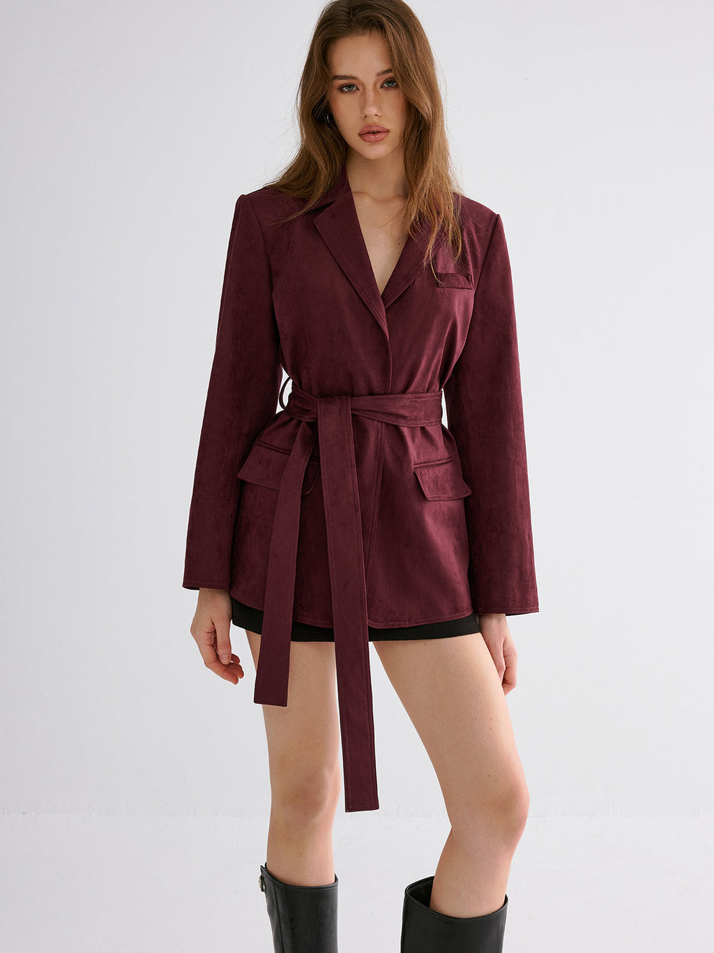 Minimalistischer Gürtelblazer