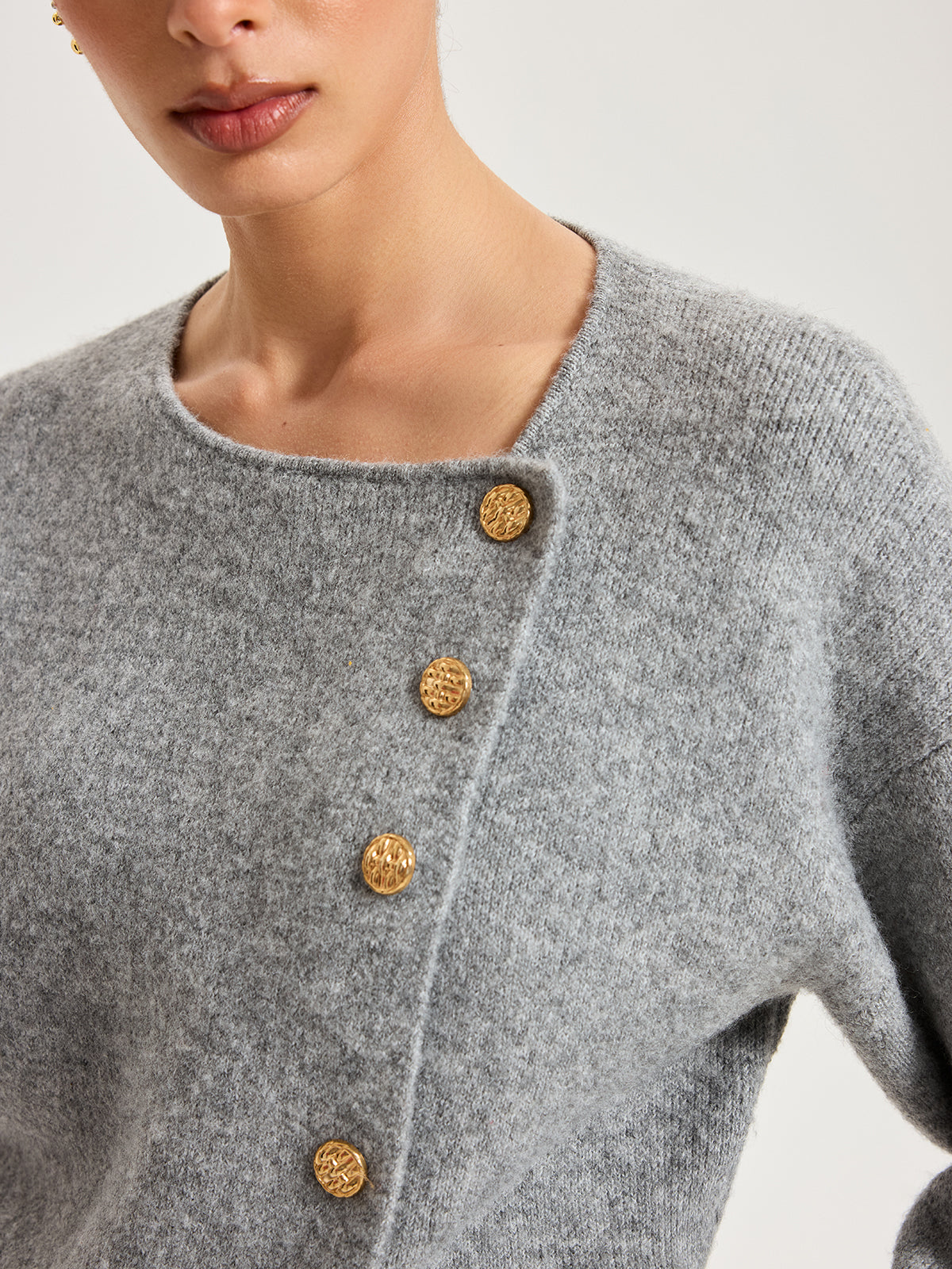 Cardigan asymétrique en laine mélangée à boutons métalliques 