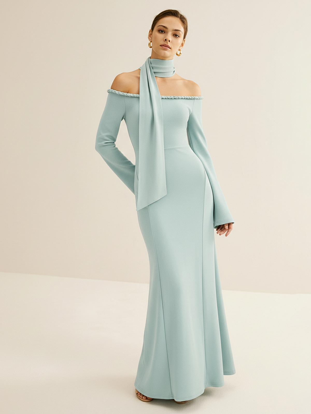 Robe longue maxi à épaules dénudées et manches longues en corde tressée 