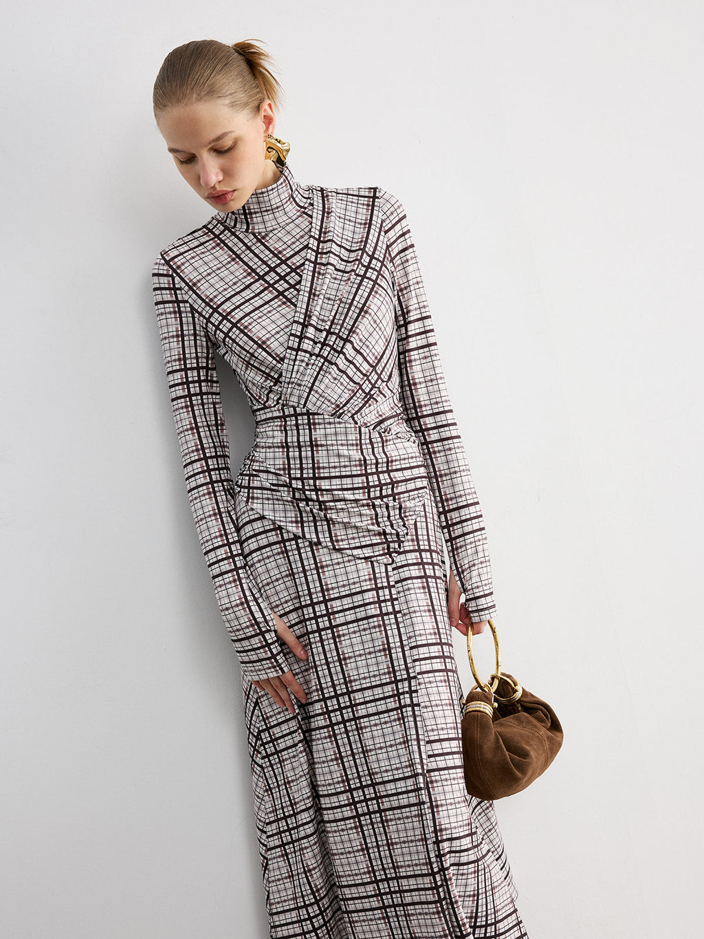 Kariertes Langarm-Maxikleid mit Rollkragen