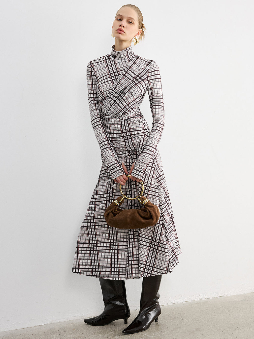Kariertes Langarm-Maxikleid mit Rollkragen