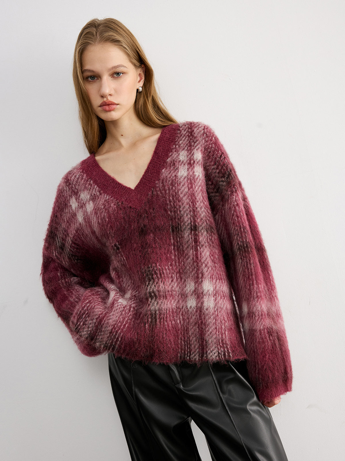 Karierter V-Ausschnitt-Pullover aus Wollmischung