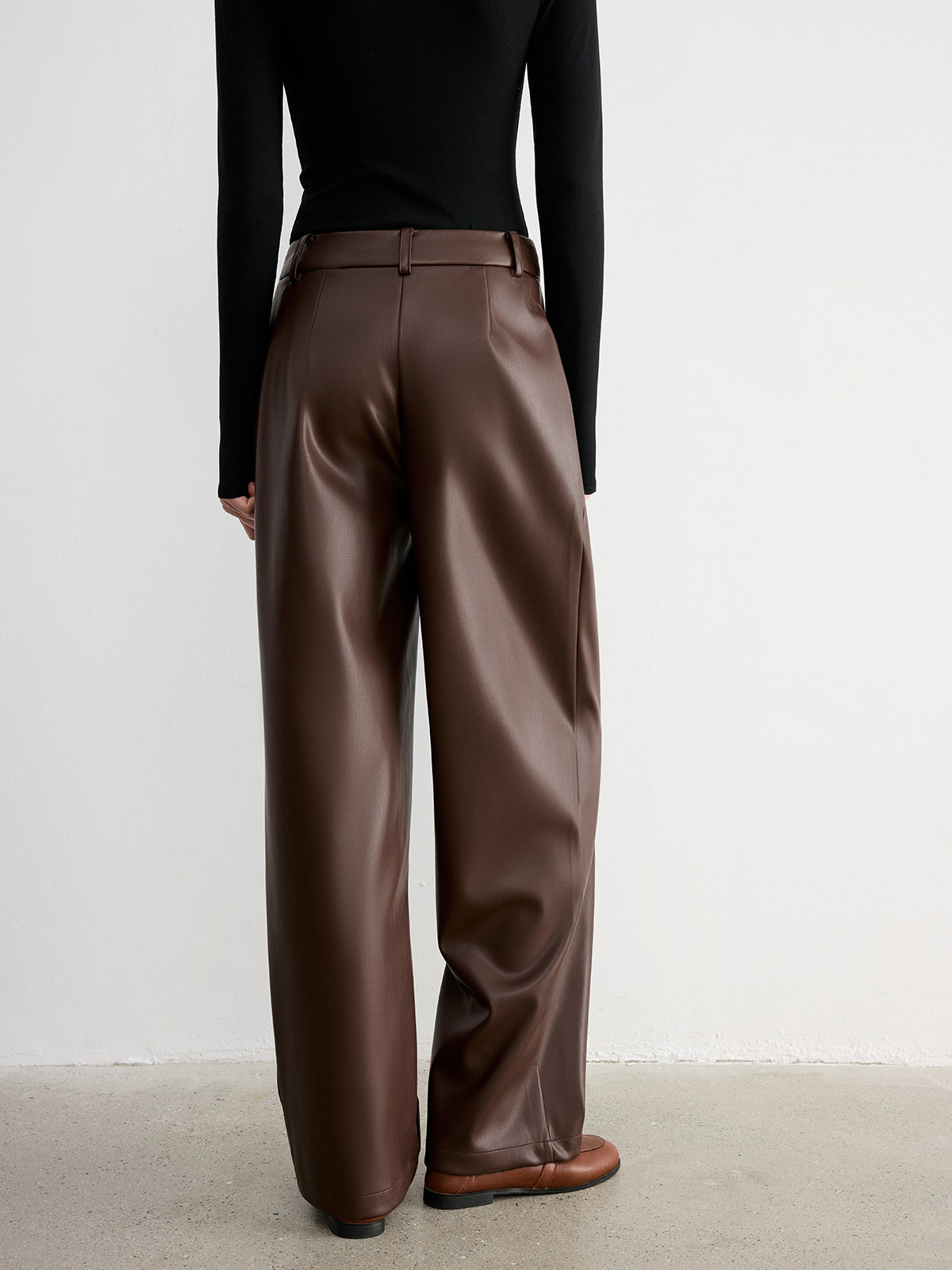 Pantalon large taille mi-haute en similicuir