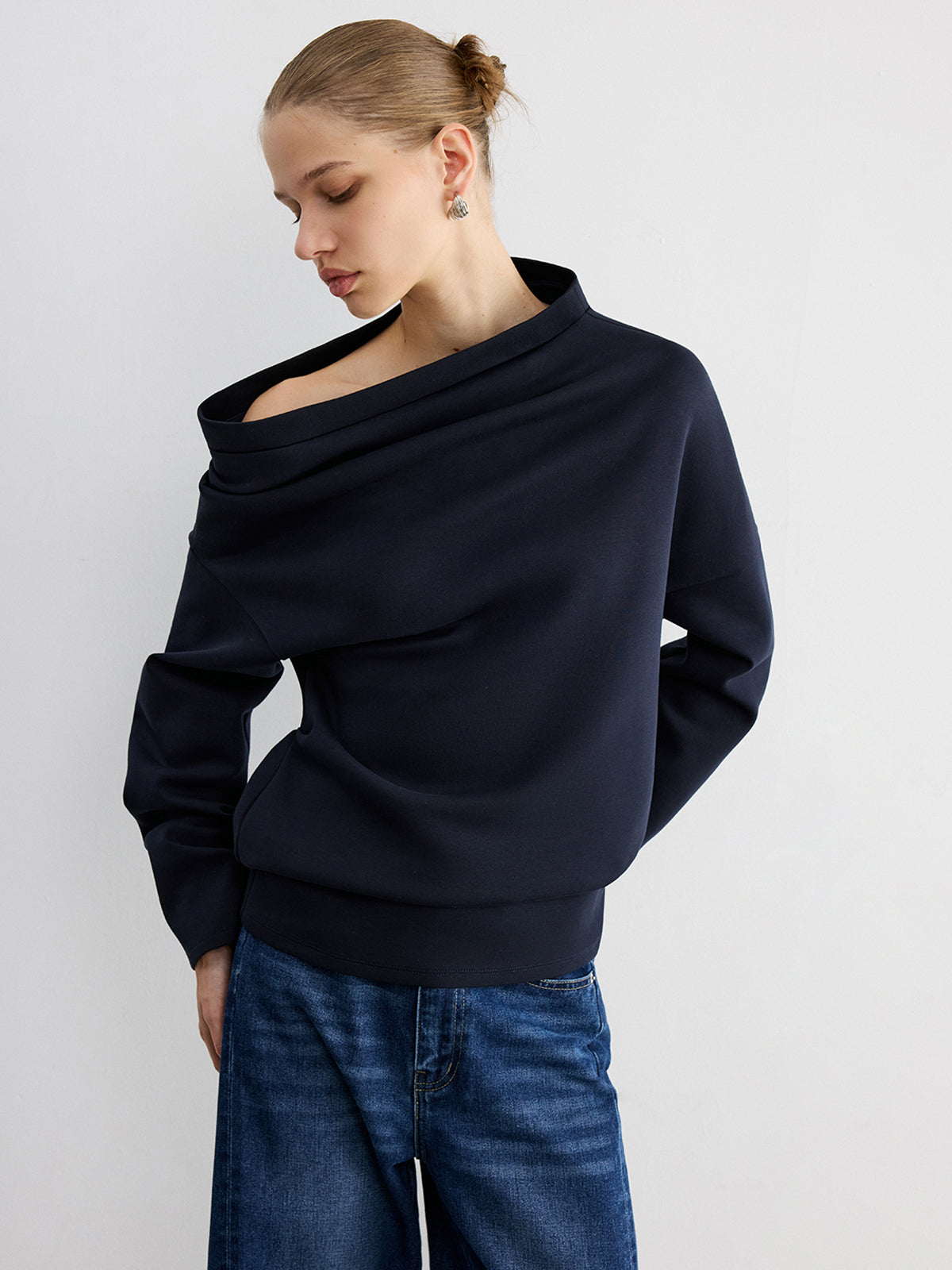 Schulterfreies Sweatshirt aus Baumwollmischung