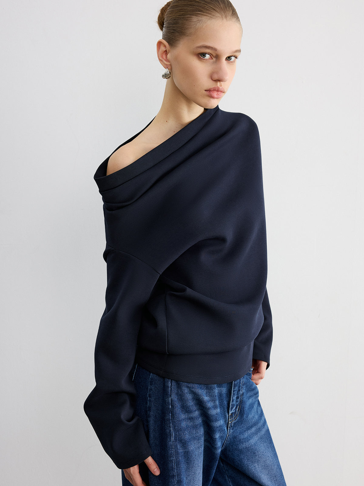 Schulterfreies Sweatshirt aus Baumwollmischung