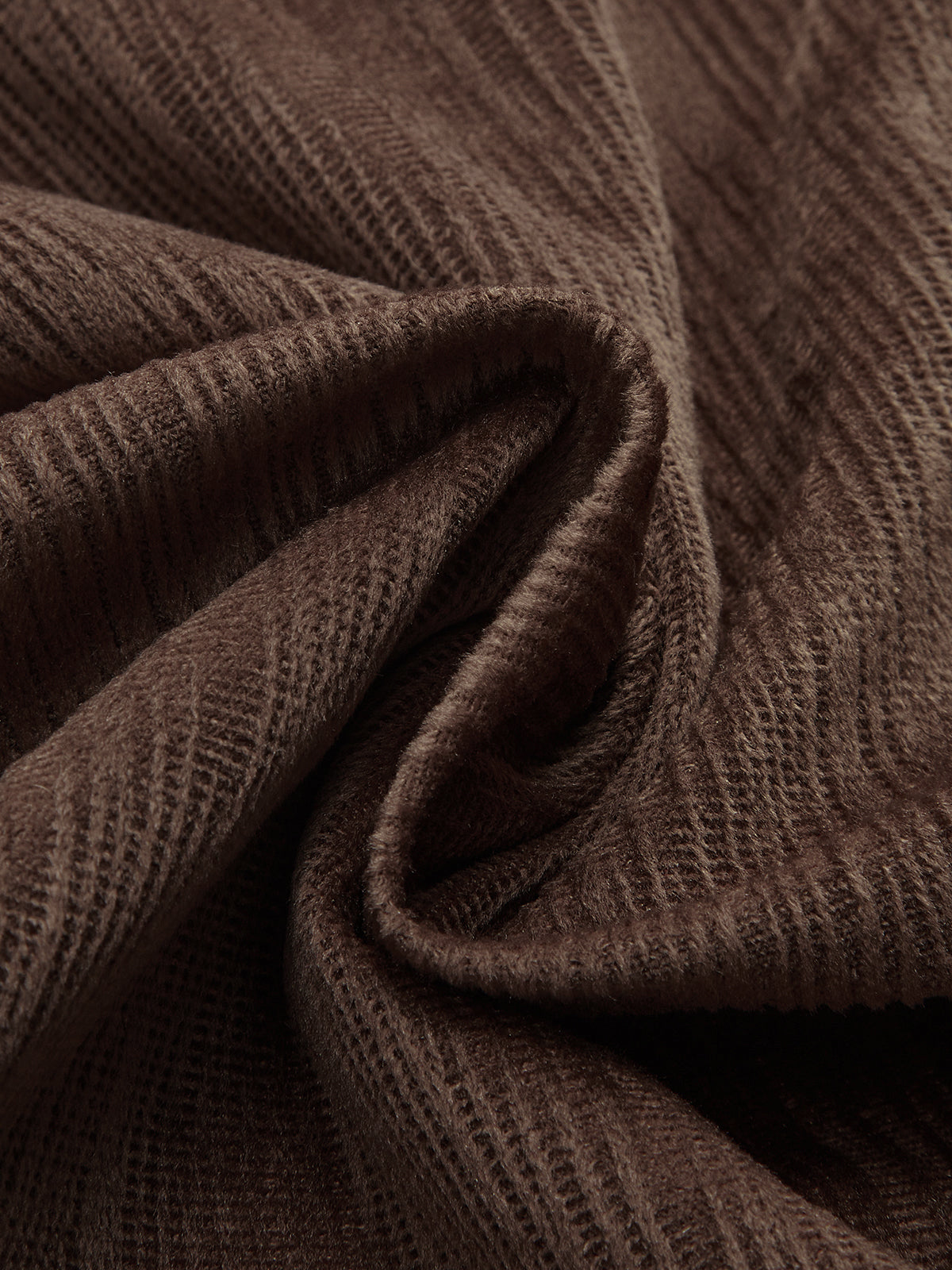 Asymmetrischer Midirock mit Rüschensaum 