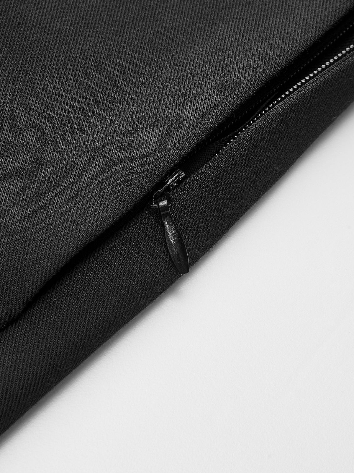 Plissierte Wide-Leg-Hose mit Metalldetail und mittlerer Leibhöhe