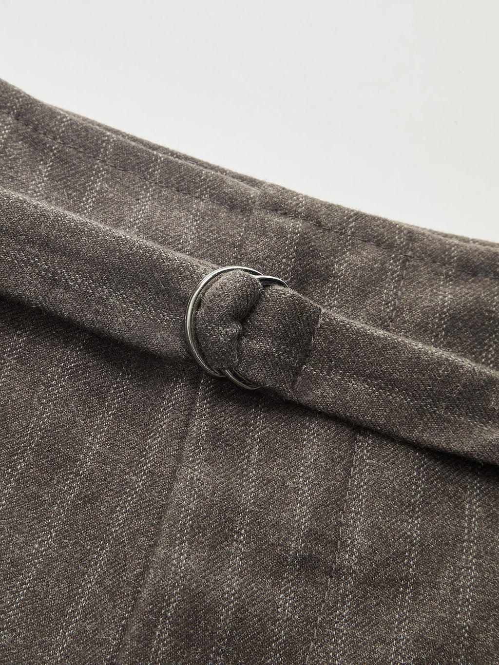 Gestreifte weite Hose mit Gürtel