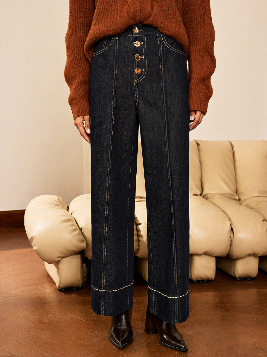Pantalon en jean taille haute boutonné à jambes larges