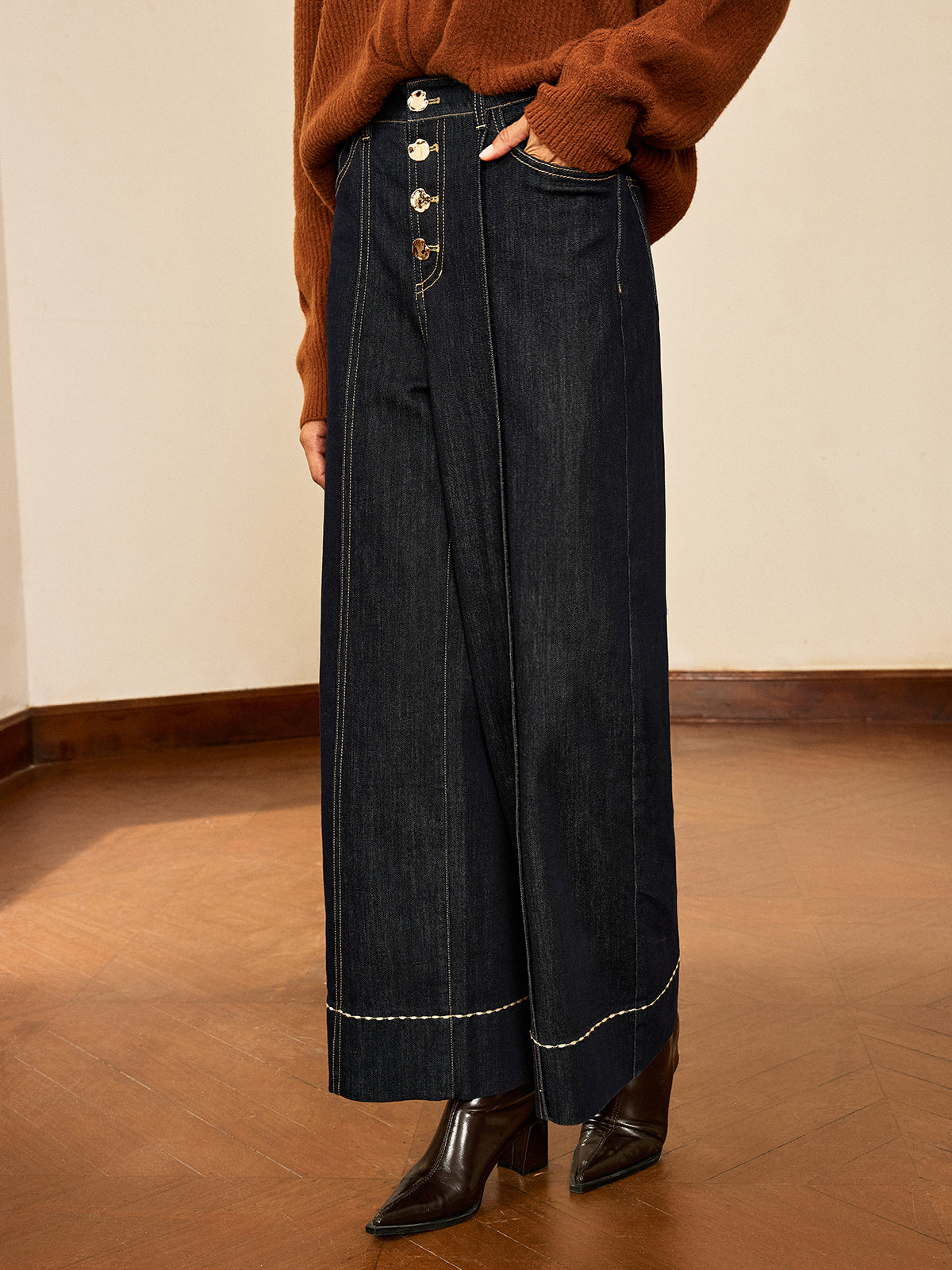 High-Waist-Jeans mit weitem Bein und Knopfleiste