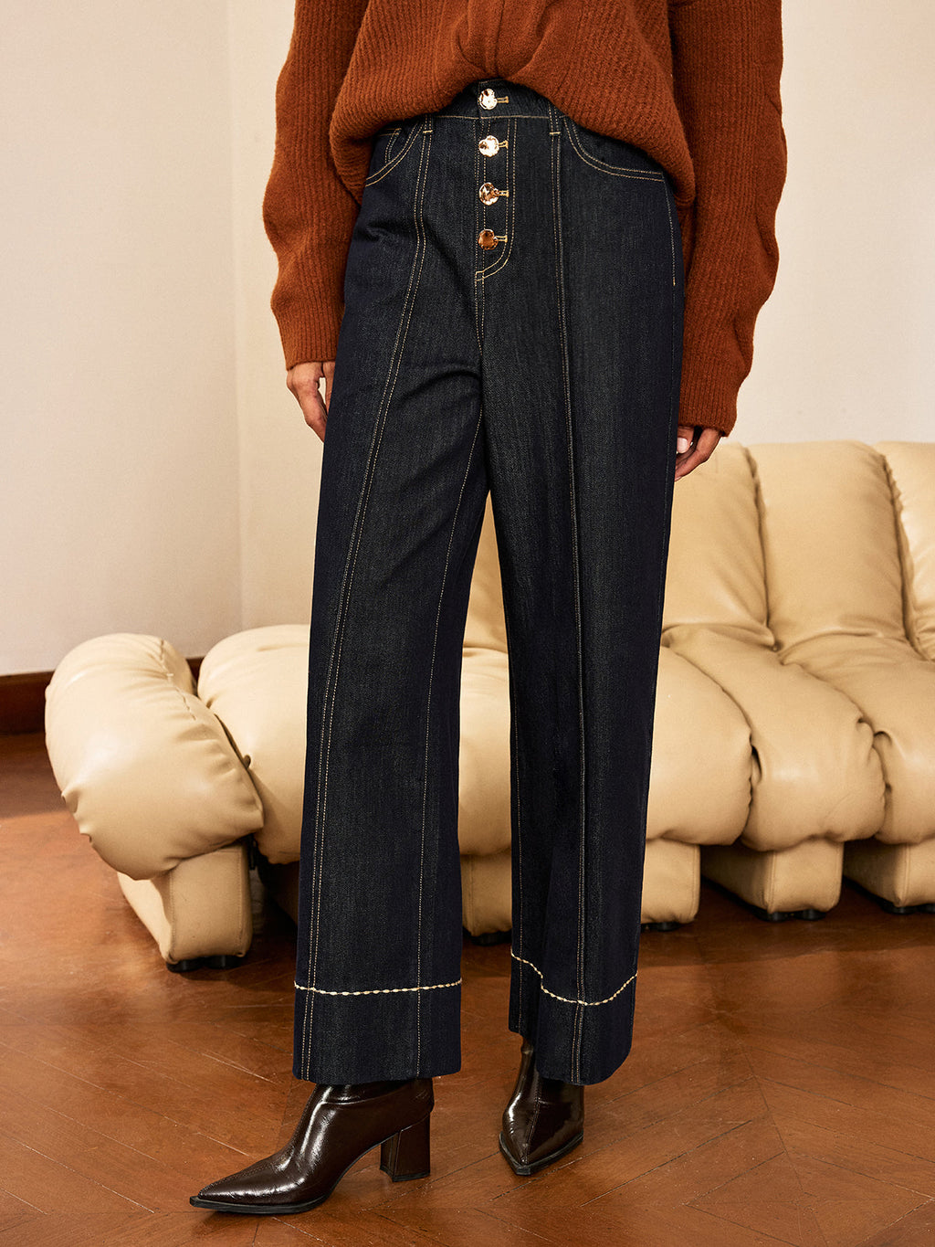 Pantalon en jean taille haute boutonné à jambes larges