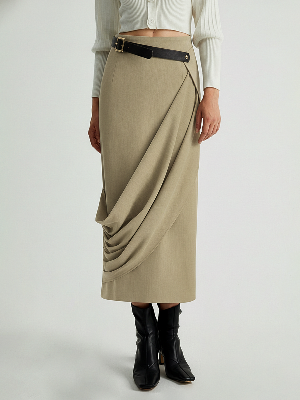 Jupe drapée asymétrique ceinturée