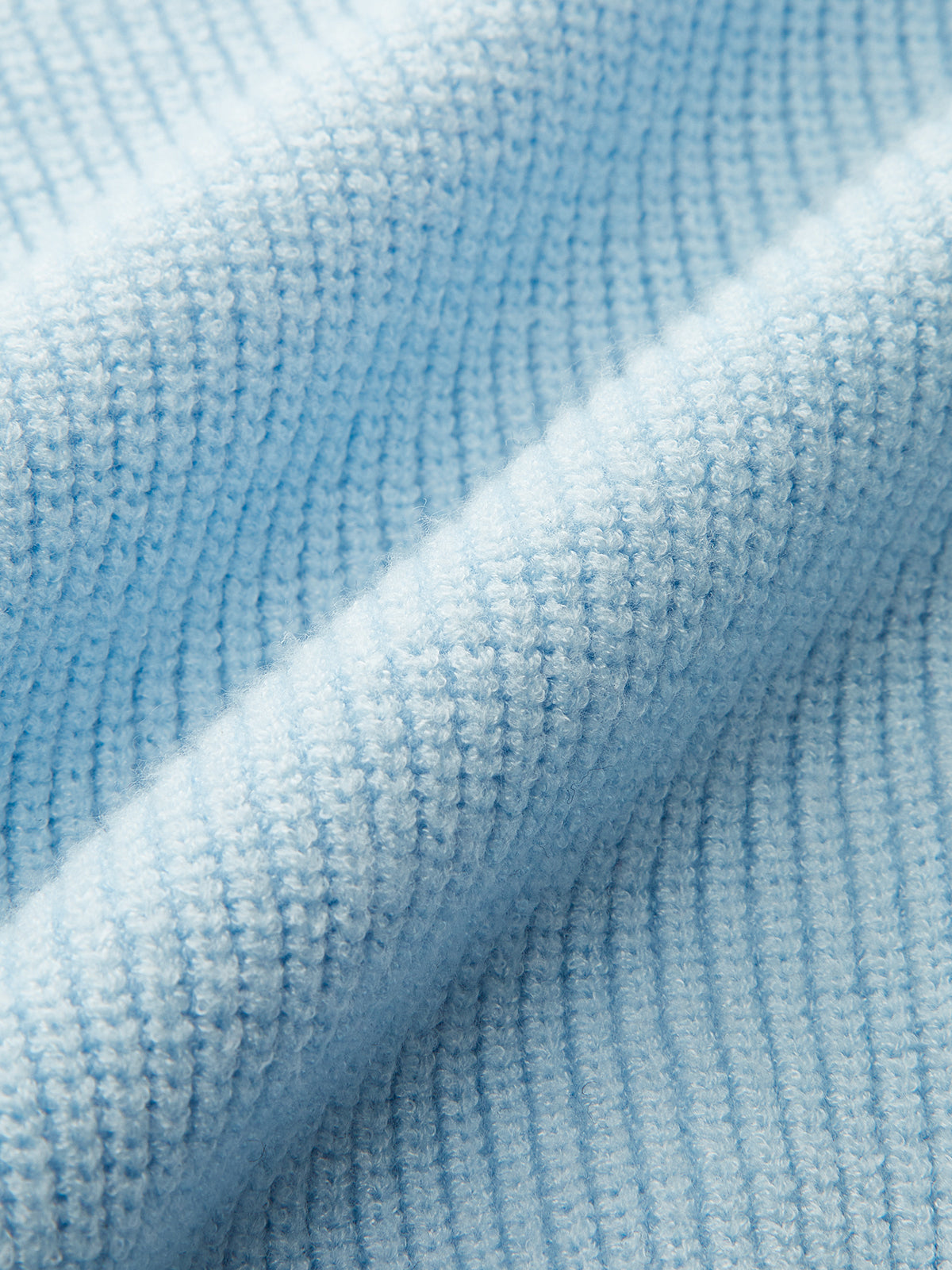 Kurzer Pullover mit Bindekragen