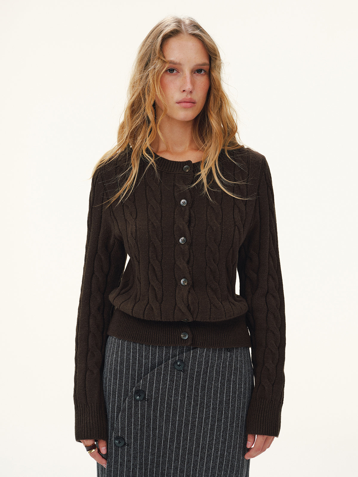 Cardigan torsadé boutonné sur le devant