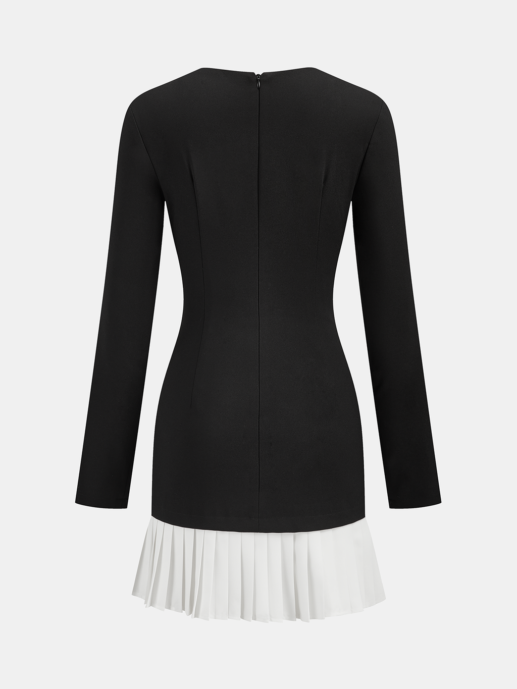 Mini-robe asymétrique à ourlet plissé et détails métalliques